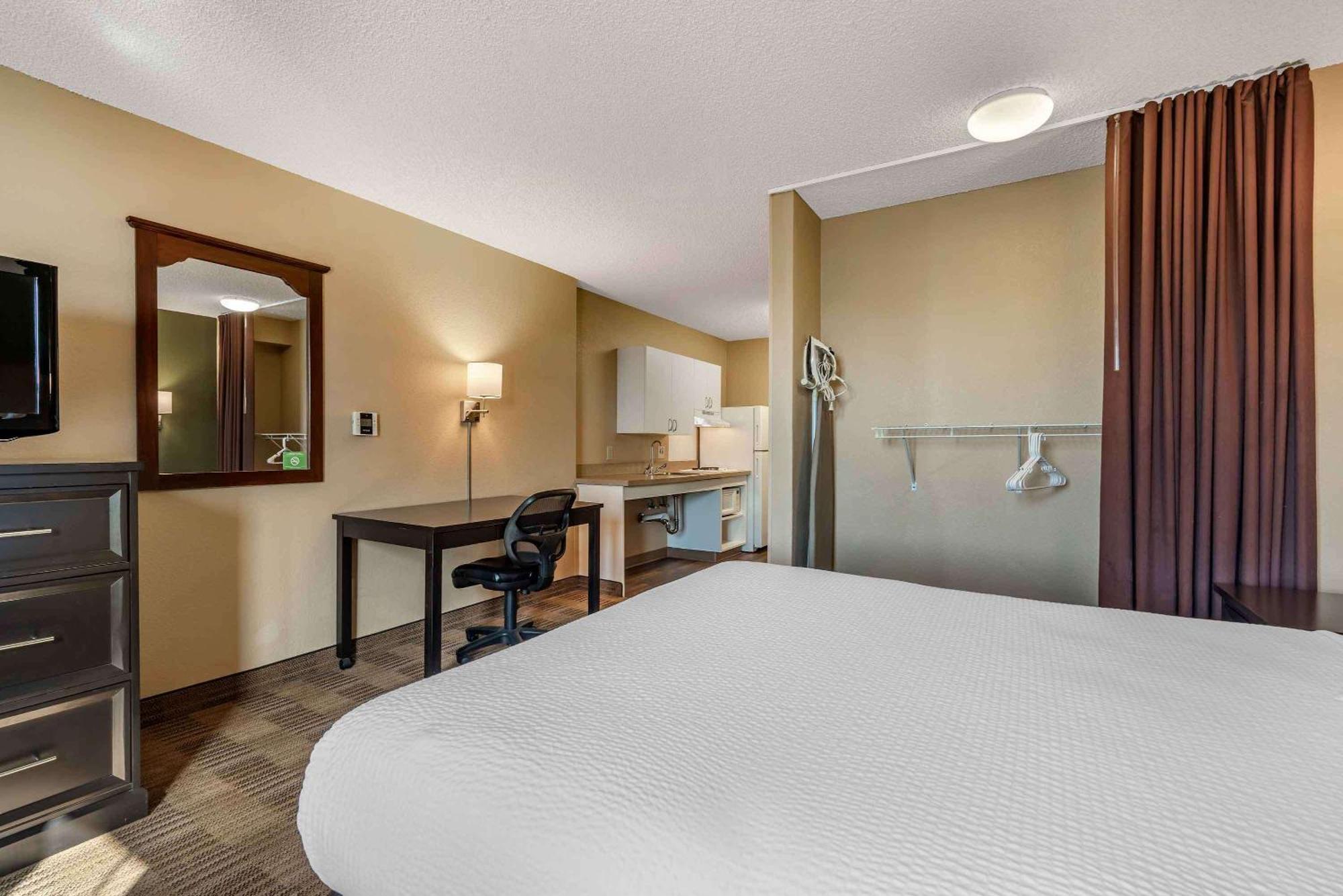 Extended America - Sacramento - 2*